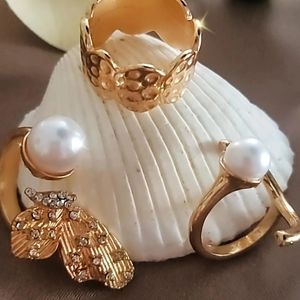 Gold Pearl ring set